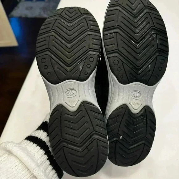 NEW Easy Spirit x Denise Austin Tiptoe Clog Sneaker Black Size 8.5 W - Picture 7 of 9